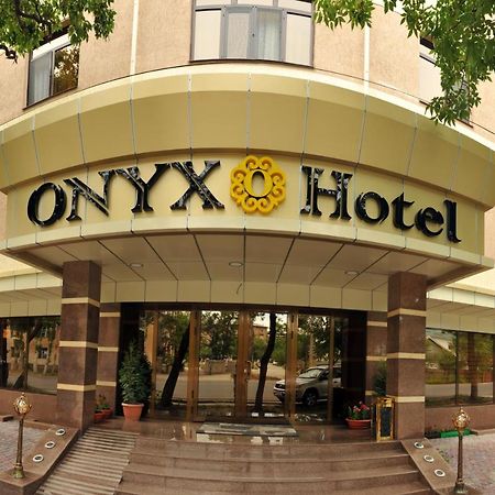 Onyx Hotel Bichkek Extérieur photo