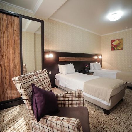 Onyx Hotel Bichkek Extérieur photo