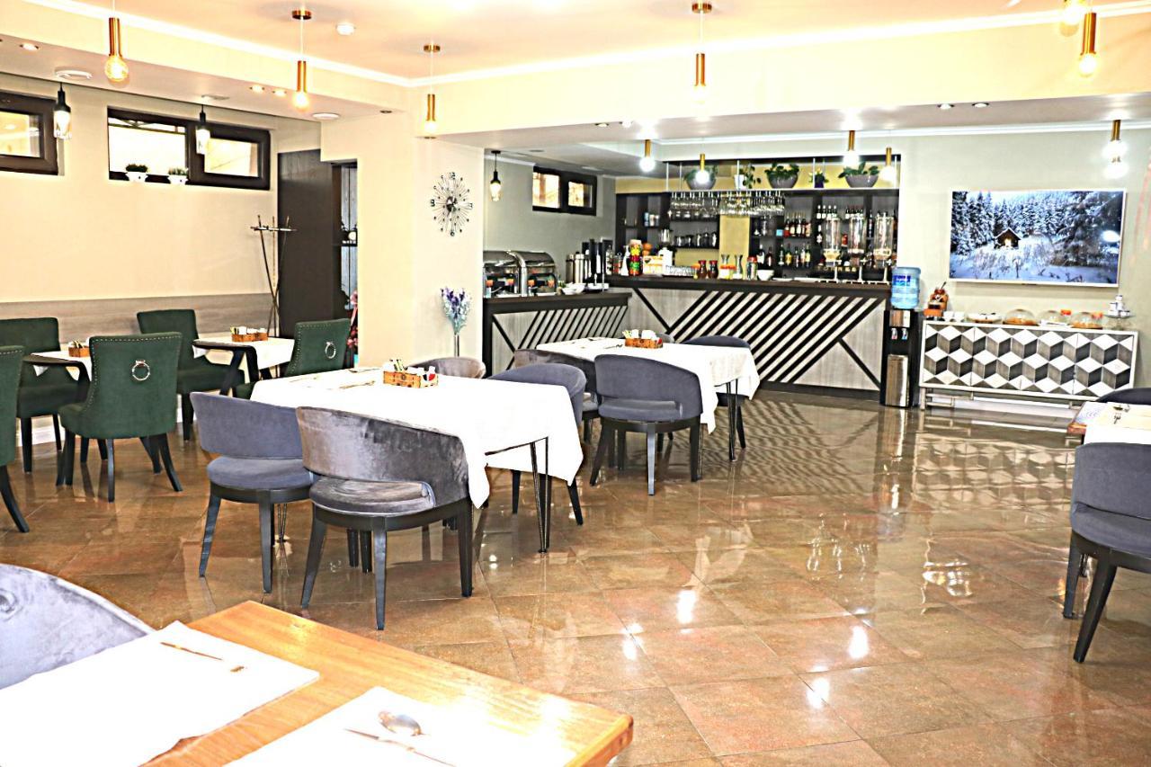 Onyx Hotel Bichkek Extérieur photo