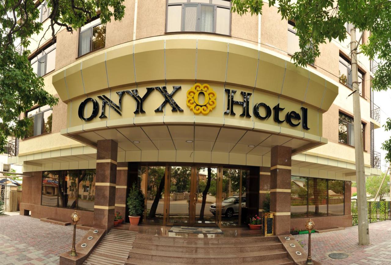 Onyx Hotel Bichkek Extérieur photo