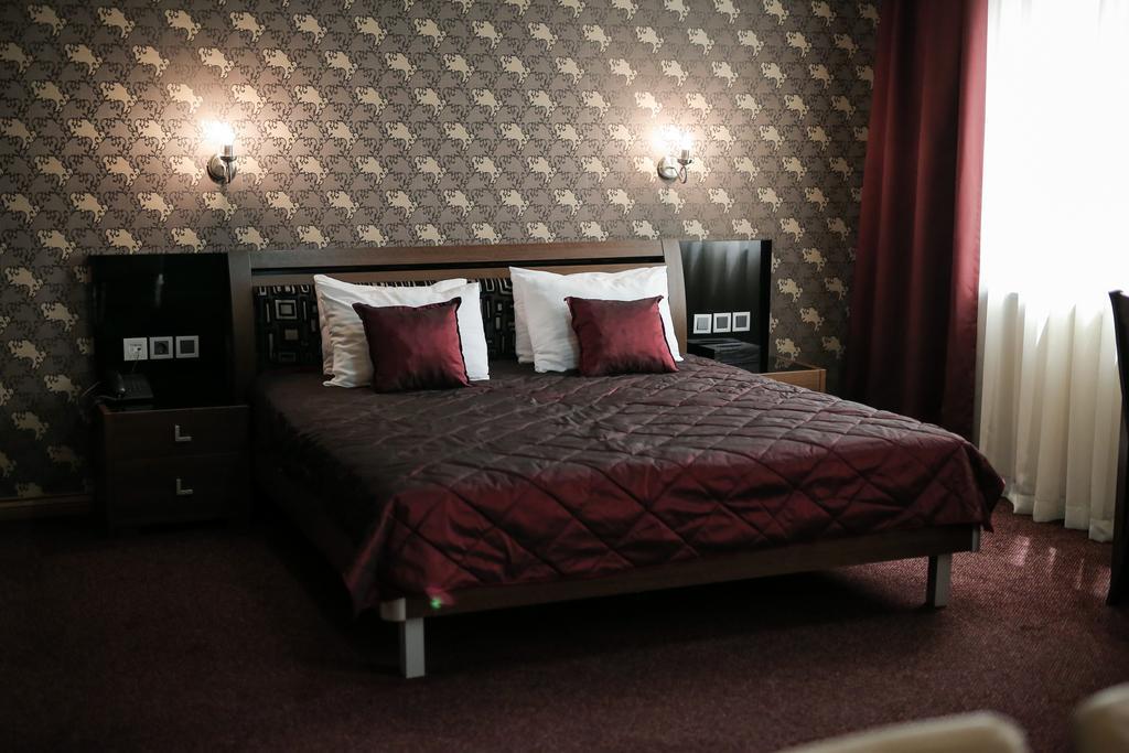 Onyx Hotel Bichkek Extérieur photo
