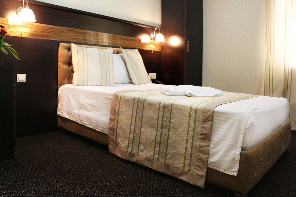 Onyx Hotel Bichkek Extérieur photo
