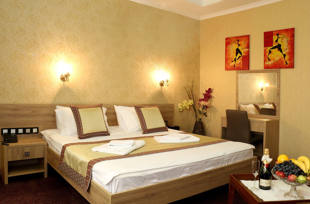 Onyx Hotel Bichkek Extérieur photo