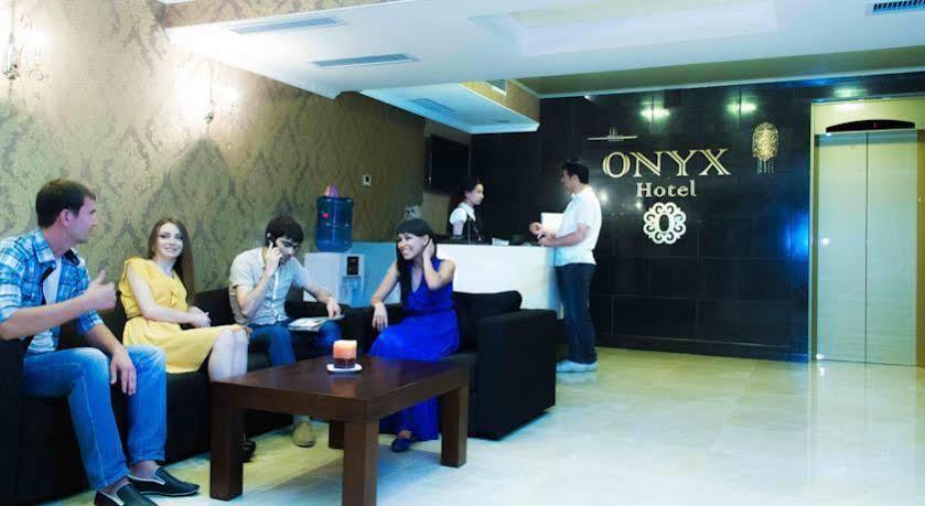 Onyx Hotel Bichkek Extérieur photo