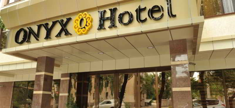 Onyx Hotel Bichkek Extérieur photo