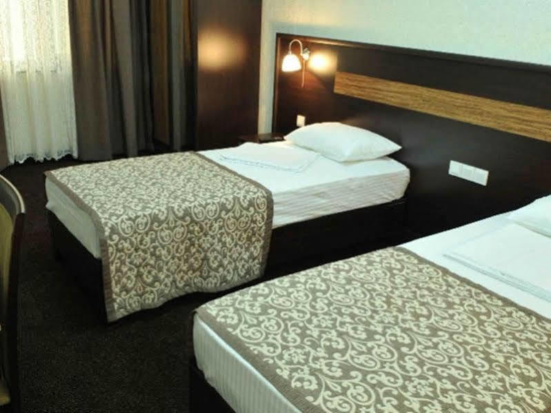 Onyx Hotel Bichkek Extérieur photo